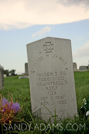 Jesse James grave - Mt Olivet Cemetery, Kearney, MO